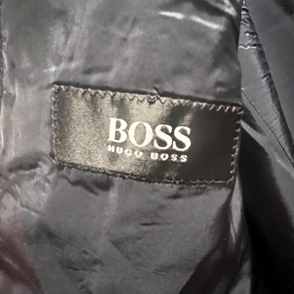 HUGO BOSS - Picture 2 of 3